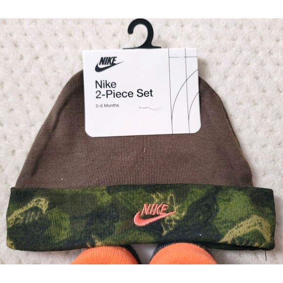 NWT Nike Baby Gift 2 Piece Set Hat Beanie & Booties Orange Green 0-6 Months - Picture 3 of 3